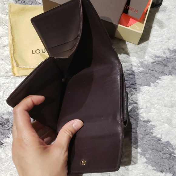 Authentic Louis Vuitton Vernis tri-fold wallet - Picture 6 of 8